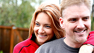 Pareja sonriente Pareja sonriente